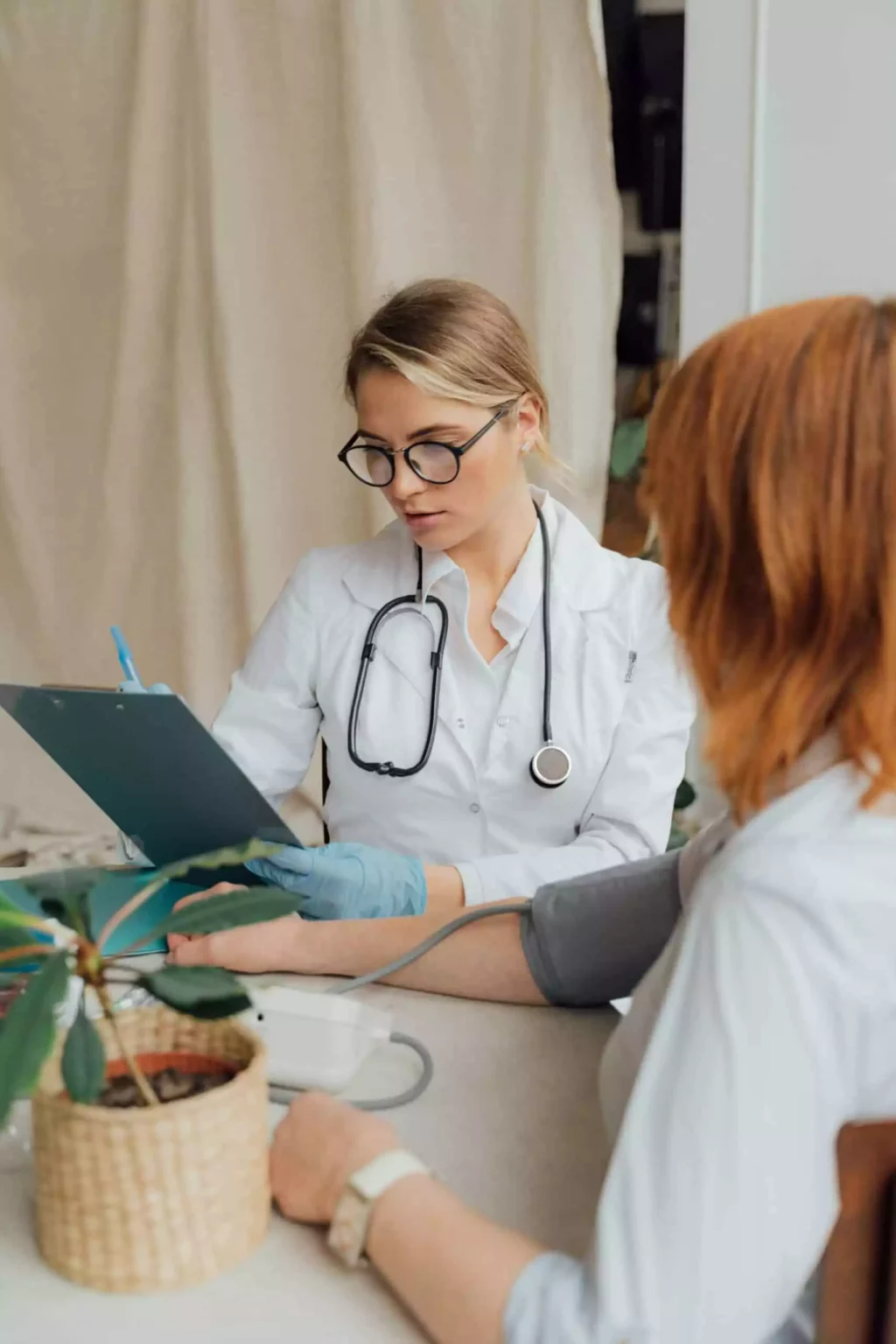 formation jeune médecin stéthoscope